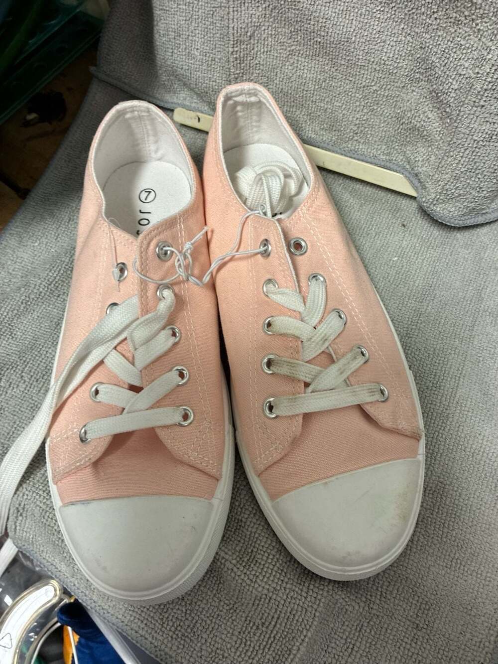 Josiny Pink Canvas Low Top Sneakers Size 7